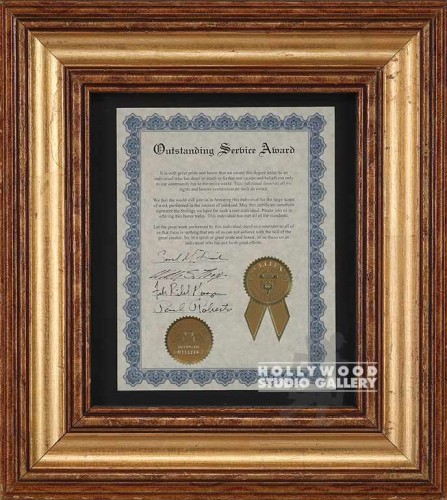 18X16 Outstanding Award/Gold Frm