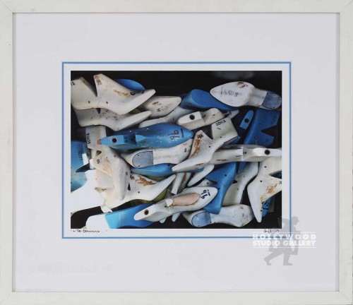 17X20 SONDRA WHT&BLU SHOEFORMS/WHT