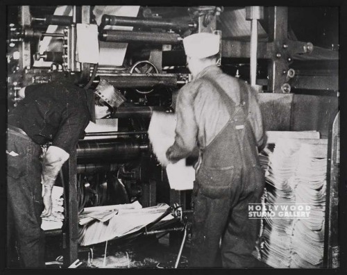 30X37 B/W NEWSPRESS PHOTO