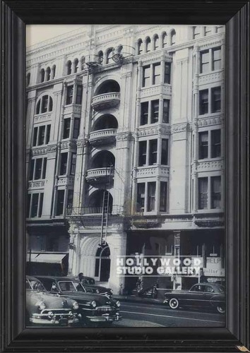 11X8 B/W FOTO/BUILDING AND CARS/BLK