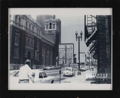 9X11 B/W PHOTO OF BUILDINGS/ST/BLK