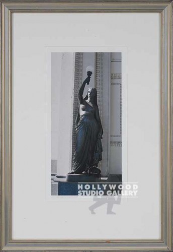 21X15 SMITH LADY STATUE-LAMP/SLVR