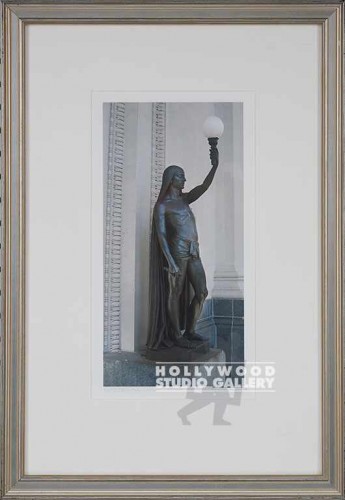 21X15 SMITH MALE STATUE-LAMP/ SILVR