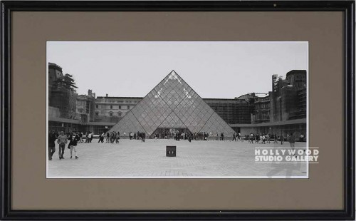 20X32 RF B/W LOUVRE PYRAMID