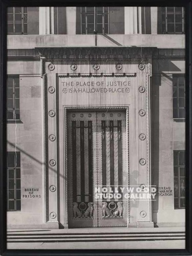 48x36 B/W COURTHOUSE DOORWAY