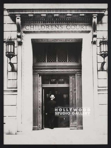 48x36 B/W COURTHOUSE DOORWAY