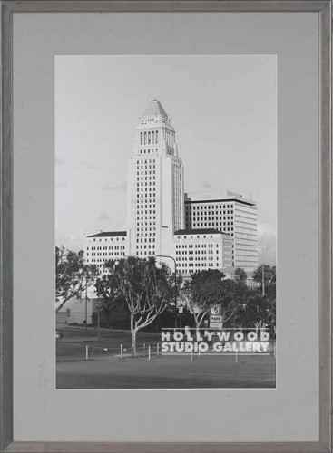 31X23" RF B/W L.A.  CITY HALL