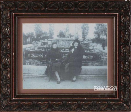 13X11PANORAMIC 2 WOMEN SITTING