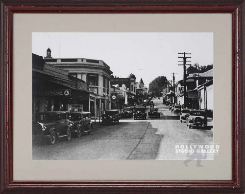 23x29 B/W 1930`S TOWN/STREET    CIA