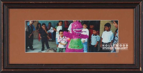 9x17 Kids Hitting Piñata/Blck Frm