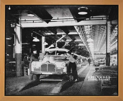 41x50 B/W Assembly Line/Blond Frame