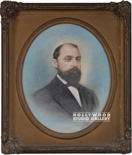 32X37 MAN WITH DARK BROWM EYES
