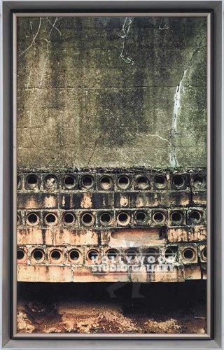 39x25 RF GRN.RUSTIC WALL W/ HOLES