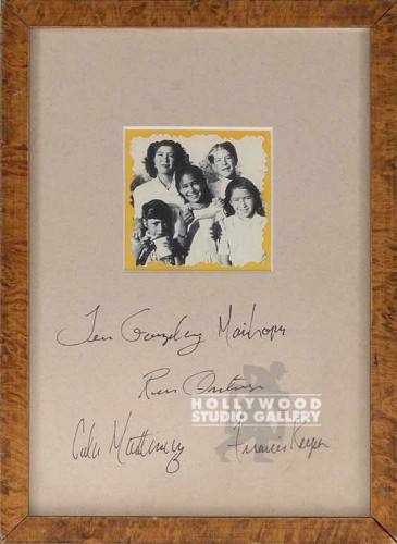 HBW7X5B/W HISPANIC FAM./SIGNED MATT