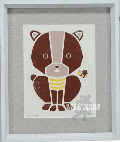 16X13 KENNEDY GRAFIC BEAR-TANS/WHT