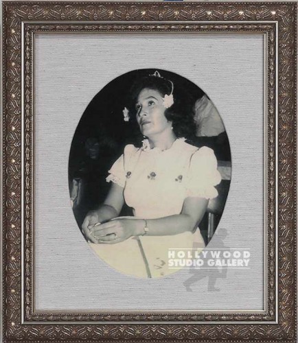 14x12 B W Pretty Lady Oval Matt