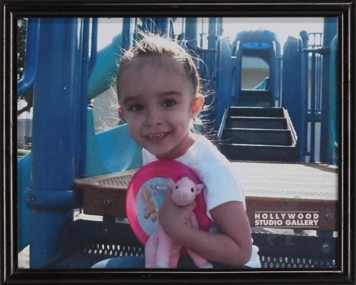 9x11 Clr Joey Niece Lil Girl w Toy