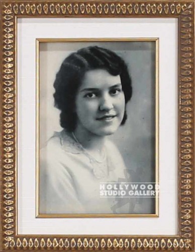 9x7 B W Female Port Gold Frme