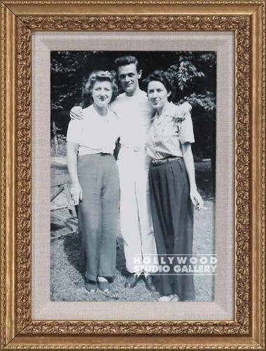 11x9 B/ W Vintage Man & 2 Ladies/Gold Frame