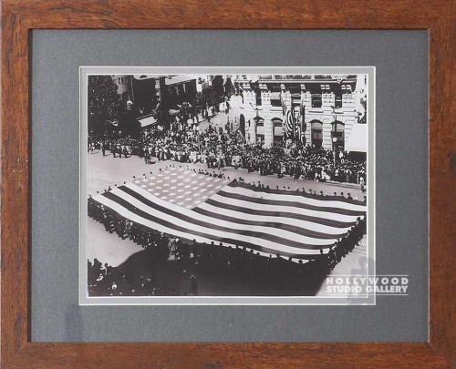 13X16 B W 40`S LG.USA FLAG PARADE
