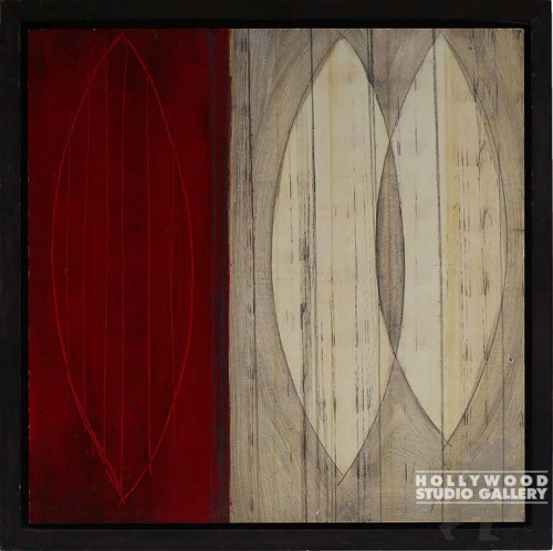 33X33 DOYLE RED DESIGN ON WOOD/DRK