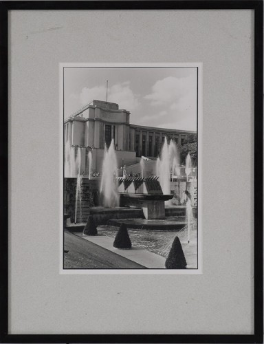 16x12 B/W Fowler Bldg/Fountains Org