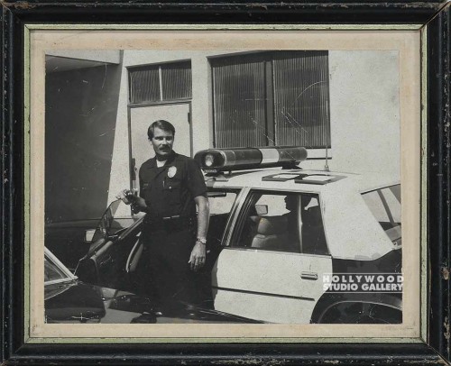 9x11 BXW POLICEMAN/POLICE CAR/BLACK