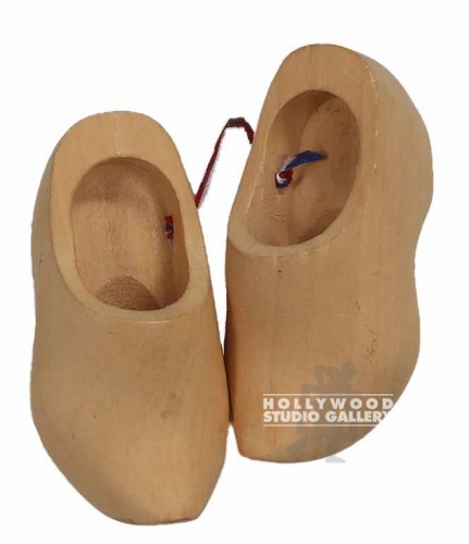 4" WOODEN DUCTH SHOE PAIR