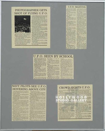 24x20 JJ U.F.O. News Clippings/Slvr