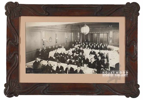 20x28 B W BANQUET ANTIQUE FRAME