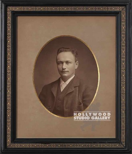 27x23VINTAGE MALE PORT. OVAL ORNATE