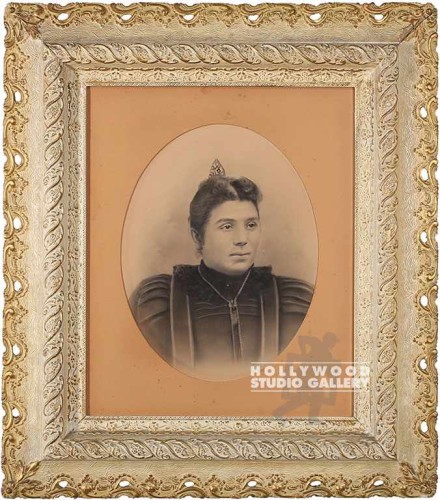 33x28 Antique Female Port. Ornate