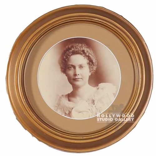 10 Circular Antique Lady Port. Gold