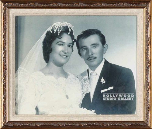 9X11 B W LATINO BRIDE GROOM