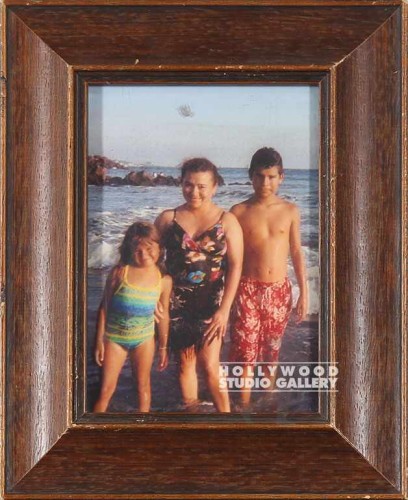 TABLETOP/10X8/MOM & 2 KIDS-BEACH