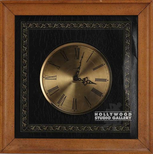 17X17 CLOCK/WOOD