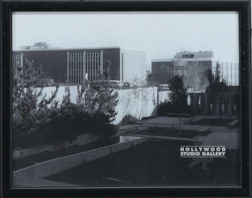9X12B/W BUILDING PHOTO