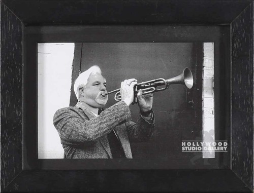 6X8 TABLETOP B-W JOE W TRUMPET