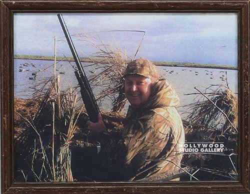 9X12 MAN WITH SHOTGUN HUNTING