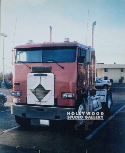 30X24 JJ/SINGLE RED TRUCK PHOTO