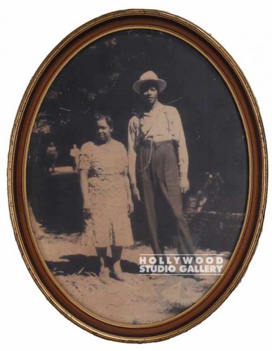 15x12 OVAL/PERIOD/ETHNIC COUPLE