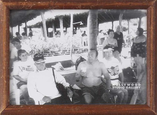 6X8 TABLETOP-OLD PEOPLE SITTING