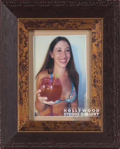 11X9 TABLETOP WOMAN HOLDING DRINK
