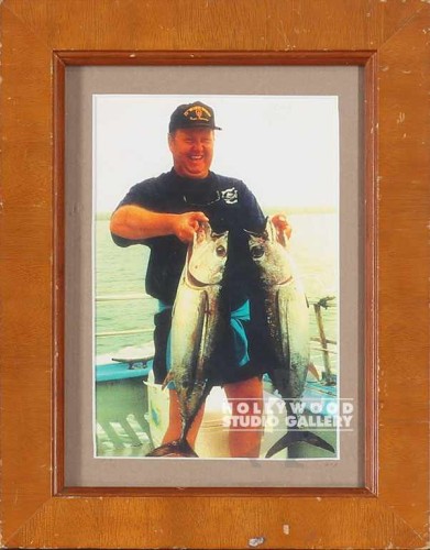 9X7 TABLETOP MAN W 2 BIG FISH