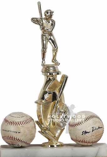 12" BASEBALL TROPHY W/2 BASEBALLS