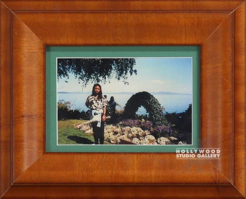 8x10 TABLETOP ASIAN LADY BY GARDEN