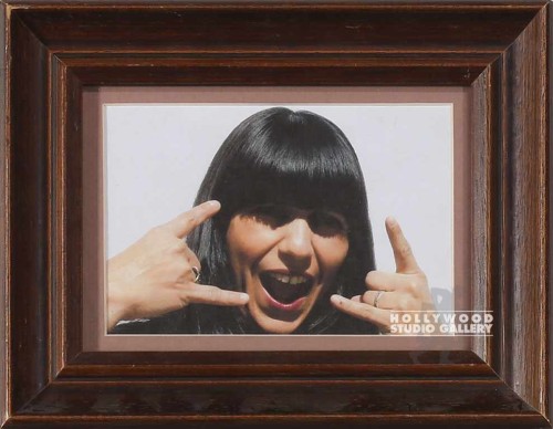 7X9 TABLETOP LADY W ROCKING FINGERS
