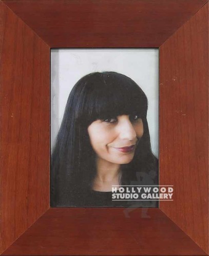 9X7 TABLETOP SMILING DARK HAIR LADY