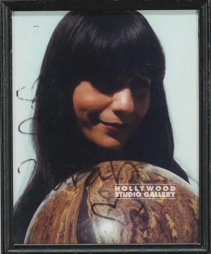 10X8 HEAD SHOT/GIRL W/ BOWLING BALL