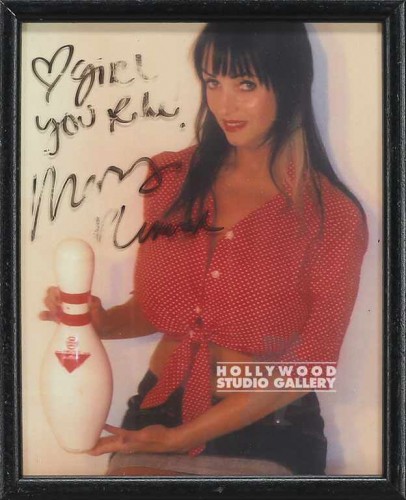 10X8 HEAD SHOT/GIRL W/BOWLING PIN